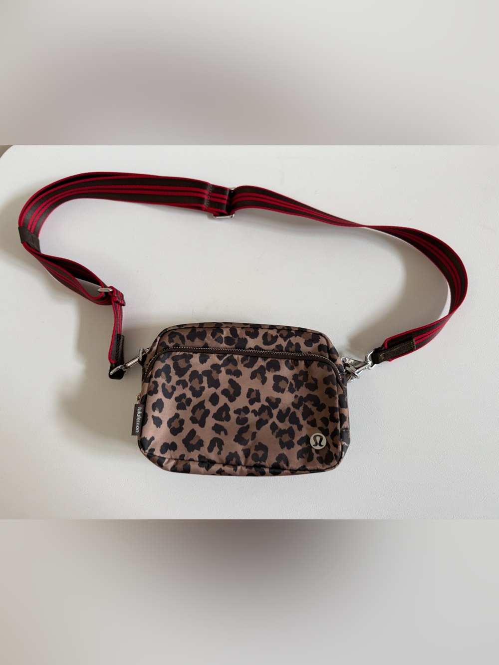 LULULEMON Everywhere Crossbody Bag  2L Leopard Print